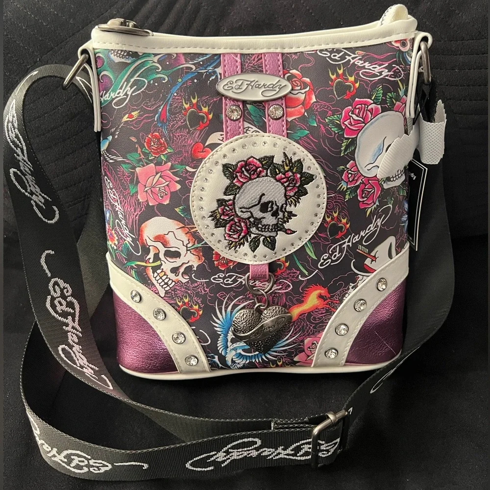 🌹💀 Ed Hardy Skull & Roses Crossbody bag. NWT - Picture 1 of 9